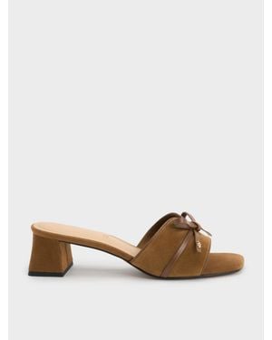 Charles & Keith Mules Aus Leder Und Wildleder Mit Schleife - Braun