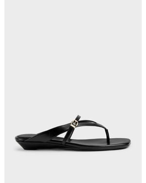 Charles & Keith Wedges Mit Zehensteg Und Schnallen - Schwarz