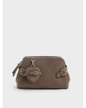 Charles & Keith Nellie Schultertasche Mit Herz-Charm - Braun