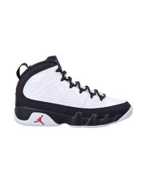Nike Retro Basketball-Inspired 9 Sneaker With Air Cushioning - White