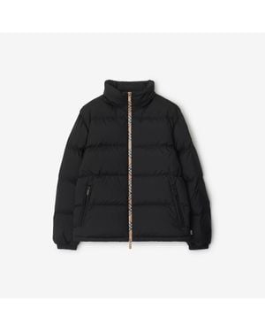 Burberry Two-Way Zip Packable Hood Coat With Side Zip Pockets And Drawstring Hem - Black