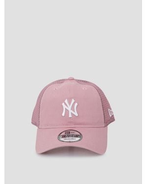 KTZ Midi Logo 9Twenty Trucker - Pink