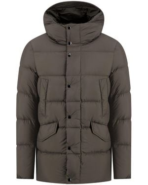 Woolrich Horizontal Quilted Hooded Puffer Jacket With Turtleneck - Black