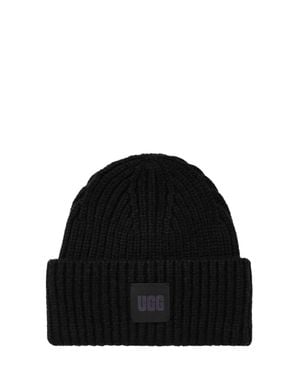 UGG Ribbed Knit Beanie With Logo Patch - Black