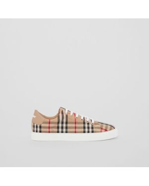 Burberry Lf Tnr Newalbridge Lchk:131833:A7026 - Pink