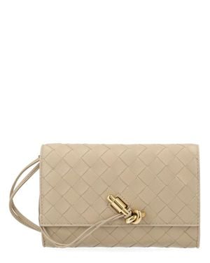 Bottega Veneta Andiamo Mini Clutch 12.6 Cm X 19 Cm X 2 Cm - Natural