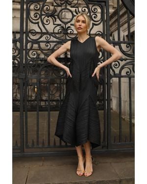 CY Sculptural Pleated Midi Dress With Structured Panels - Black