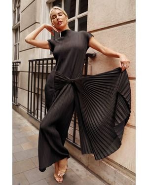 CY Statement Pleated Maxi Dress With Draped Tie Detail - Black