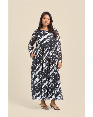 FASHION-SZN Curve Mono Print Long Sleeve Smock Style Dress - Black