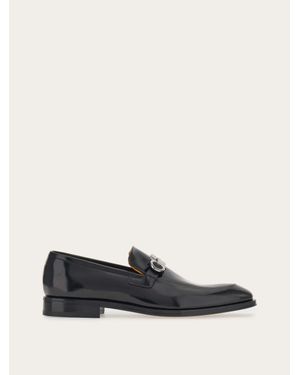 Ferragamo Herren Loafer in Mokassin-Machart mit Gancini-Ornament - Weiß