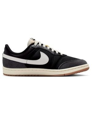 Nike Trainers - Black