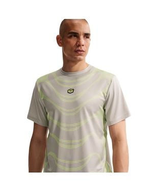 Nike Tuned T-Shirts - Green