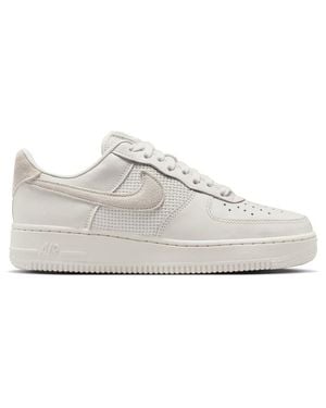 Nike Air Force Trainers - White