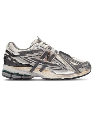 New Balance Trainers - Grey