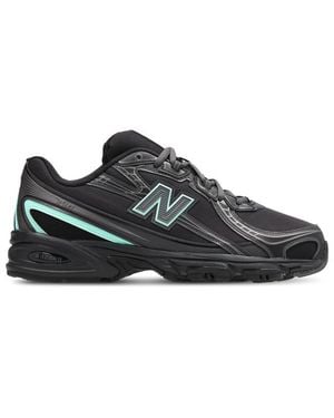 New Balance 740 Shoes - Black