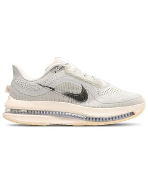 Nike Pegasus Trainers - White