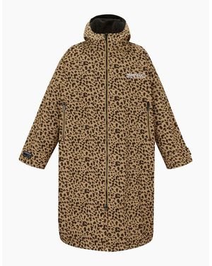 Regatta Adult Leopard Print Waterproof Reversible Changing Robe - Natural