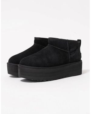 UGG Boots - Black