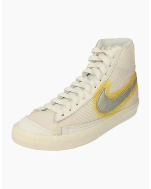 Nike Blazer Mid Vntg 77 Trainers Cz8105 100 - White