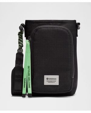 lululemon Water Bottle Crossbody With Front Pocket - Black