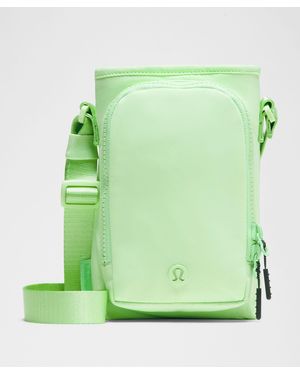 lululemon Water Bottle Crossbody With Front Pocket 2L - Green