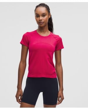 lululemon – Swiftly Tech Short-Sleeve Shirt 2.4 Waist Length – – Size 4 - Red