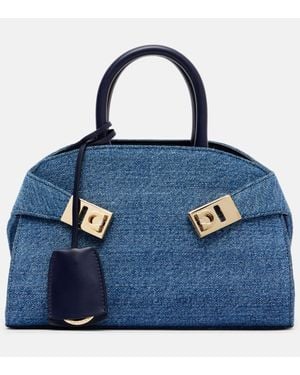 Ferragamo Tote Hug Small Aus Denim - Blau
