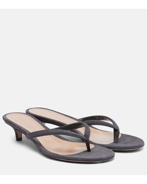 Gianvito Rossi Calypso 35 Suede Thong Sandals - Gray