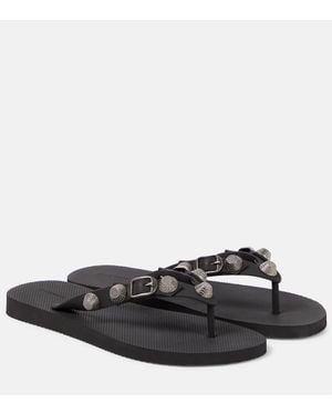サンダル・ミュール LE CAGOLE PUMP THONG SANDALS Women's Cagole Thong Sandal in Black | Balenciaga US