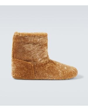 Loewe Ankle Boots Lago aus Shearling - Braun