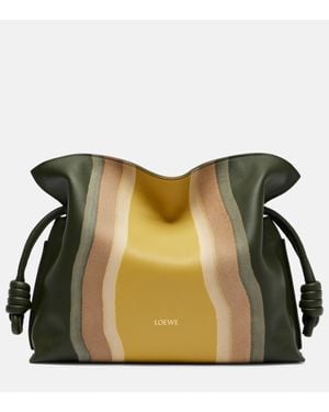Loewe Clutch Flamenco Medium Aus Leder Und Veloursleder - Grün