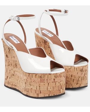 Alaïa Patent Leather Wedge Sandals - Metallic