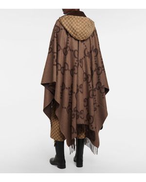 キャップ GUCCI JACQUARD CAPE GG wool jacquard cape in brown and beige | GUCCI® CA
