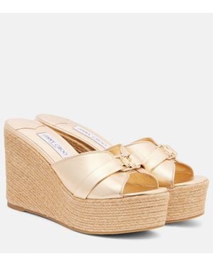 Jimmy Choo Wedge-Pantoletten Leda 100 Aus Metallic-Leder - Natur