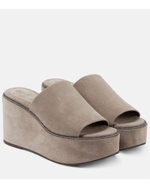Brunello Cucinelli Mules Aus Veloursleder Mit Keilabsatz Und Zierperlen - Grau