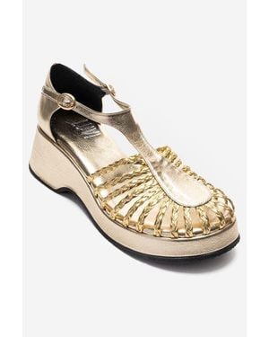 Prologue Shoes Barry Woven Wedge Sandal - Metallic