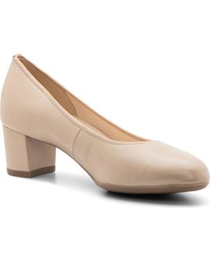 Ara Kendall Pump - White