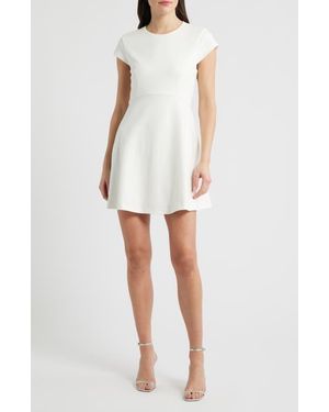 Designer White Cap Sleeve Dresses for Women - Up to 77% off | Lyst - Page 3