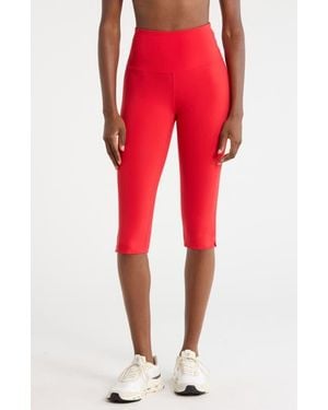 Mpg Sculpt Capri Leggings - Red