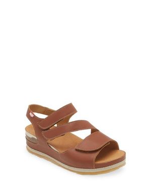 On Foot 206 Austin Platform Sandal - Brown
