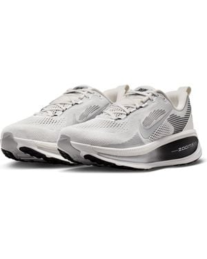 Nike Vomero 18 Running Shoe - White