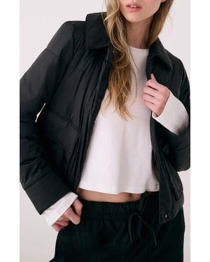 Lolë Dani Water Repellent Insulated Crop Jacket - Black