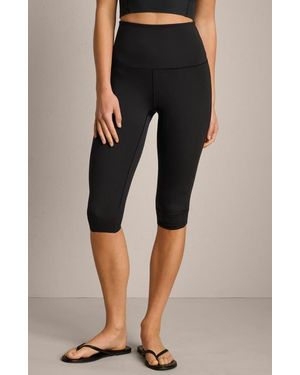 Rhone Revive Capri Leggings - Black