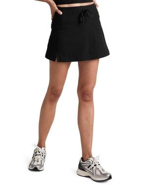 Beyond Yoga Space Dye Go Pocket Skort - Black