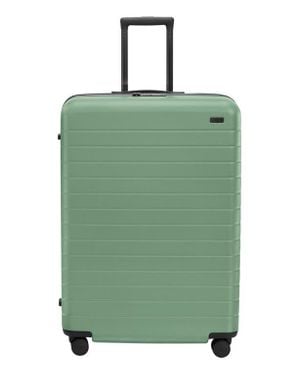 AWAY Flex 29-Inch Spinner Suitcase - Green