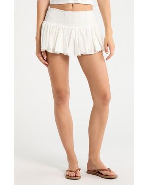 BDG Immy Eyelet Smocked Bubble Miniskort - White