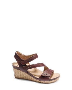 HALSA FOOTWEAR Gisella Wedge Sandal - Brown