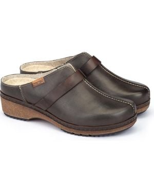 Pikolinos Granada Water Repellent Clog - Brown
