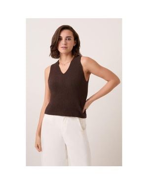 Celtic & Co. Ribbed V-Neck Tank Top - Brown