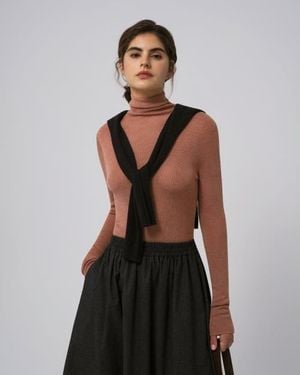 JUANA Ossa Knitted Hemp Turtleneck - Black